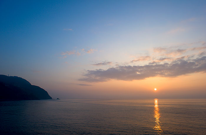 稲取温泉の朝日