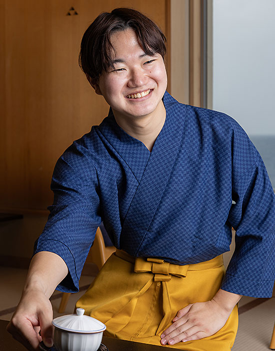 客室係 藤巻