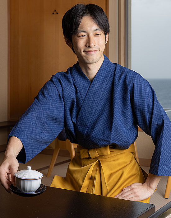 客室係 嶋田